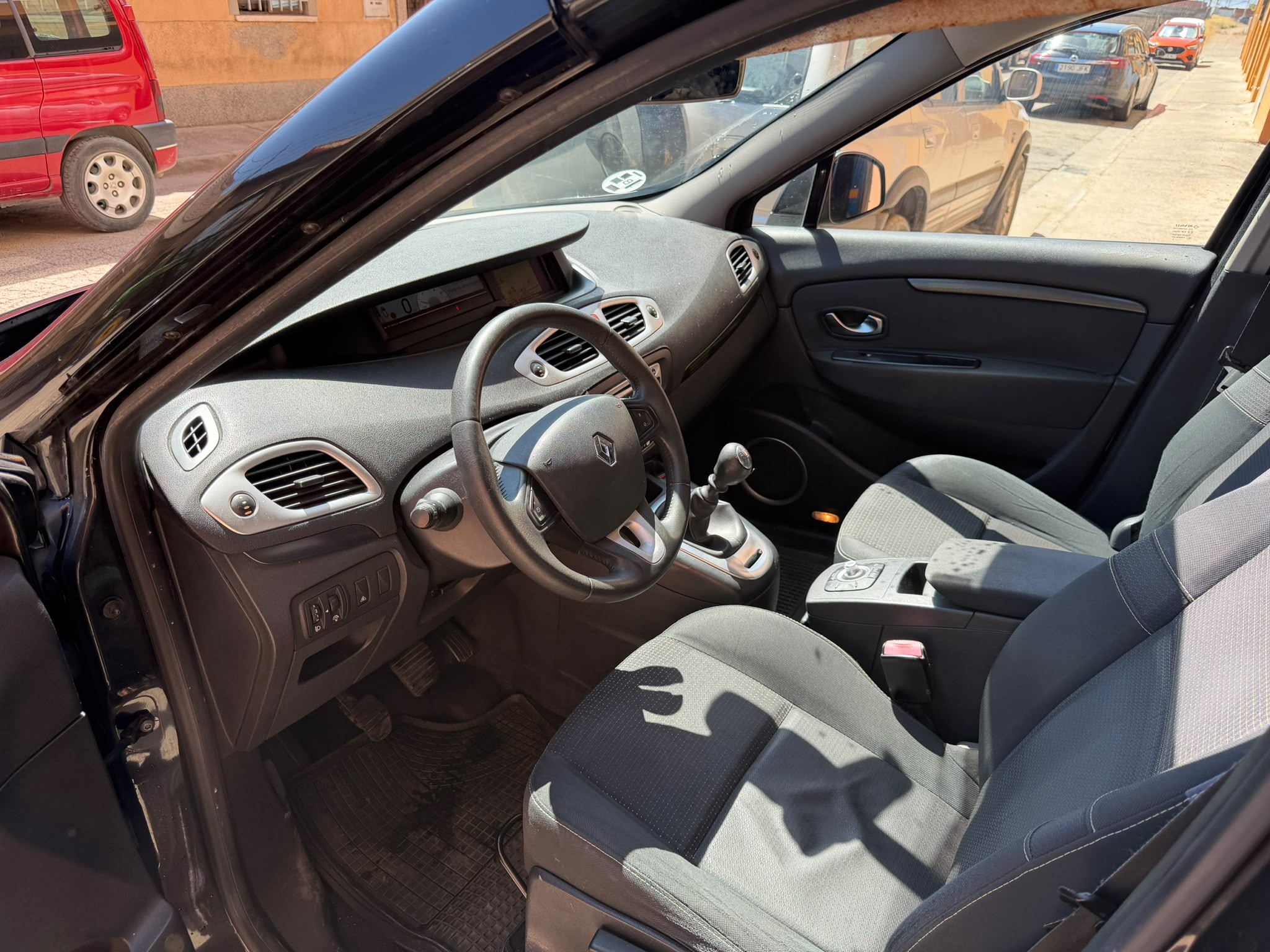 RENAULT SCENIC foto 2